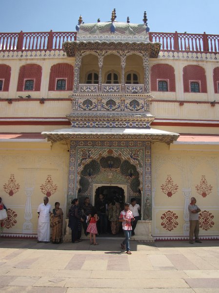 city palace_pauwenpoort.jpg - De pauwenpoort, één van de poorten die toegang geven tot het paleis.